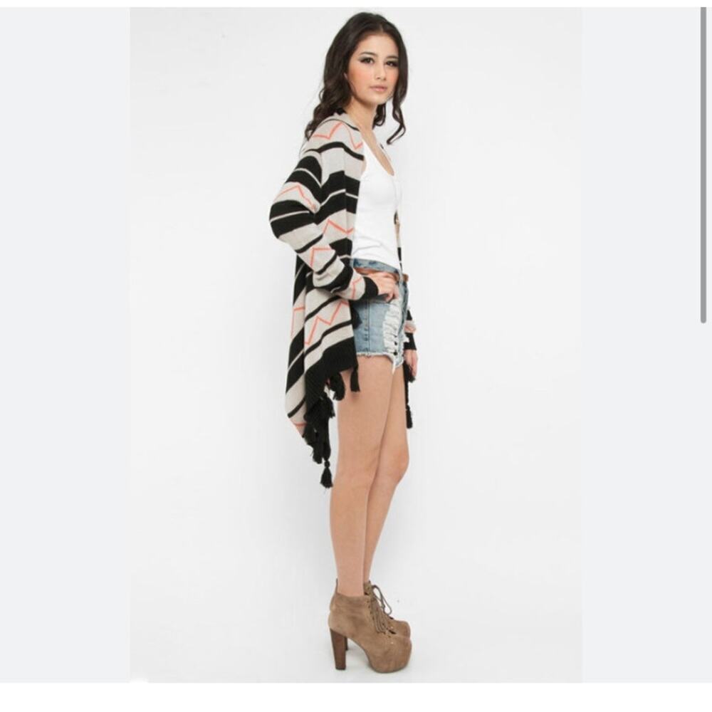 BB Dakota Aztek Print Knit Tassel Cardigan Sweater Size Small